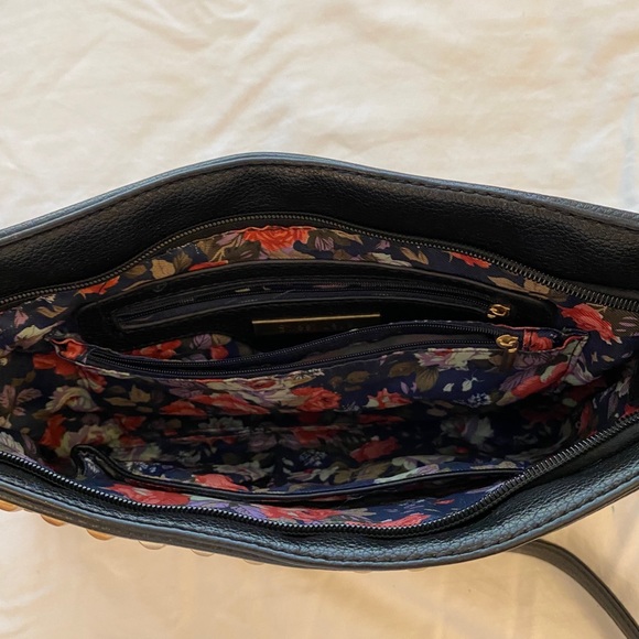 Street Level studded crossbody purse - Picture 3 of 4